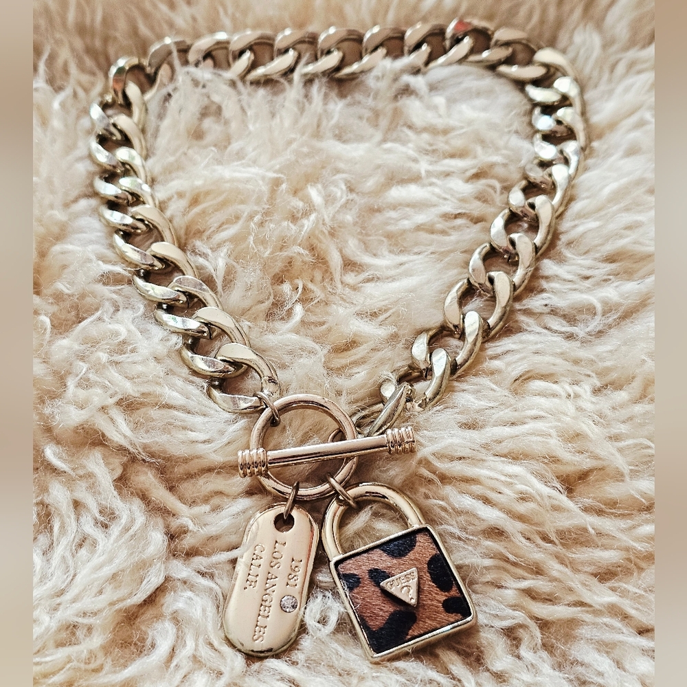 Y2K Guess Chunky Curb Chain Necklace Leopard Lock Charm Toggle Clasp